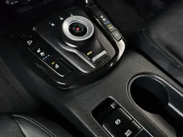 2024 Kia Seltos с пробегом 48 079 км