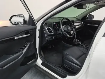 2024 Kia Seltos с пробегом 48 079 км