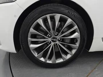 2022 Kia K9 с пробегом 84 392 км