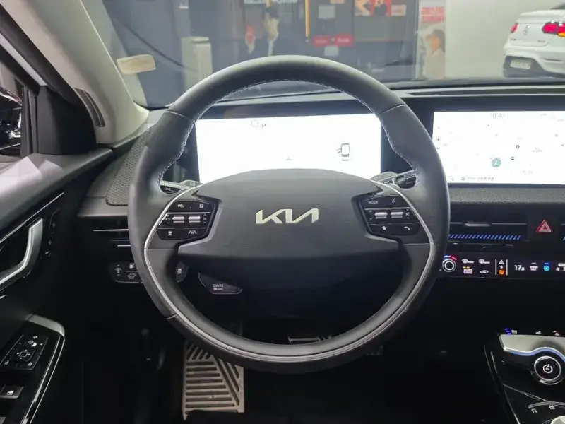 2024 Kia EV6 с пробегом 28 876 км