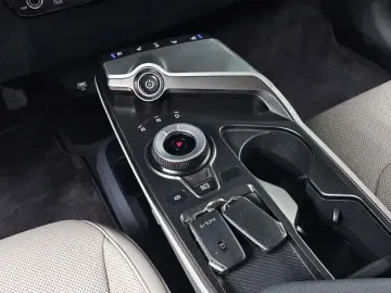 2022 Kia EV6 с пробегом 83 094 км