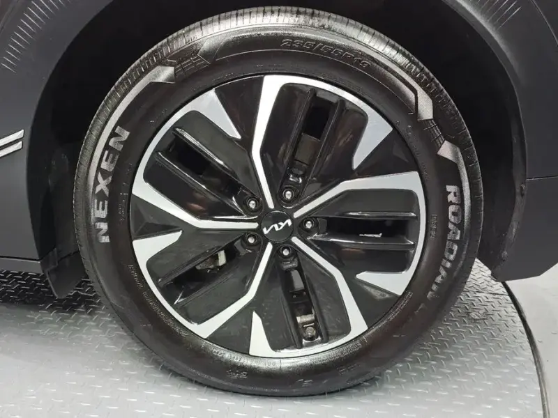 2022 Kia EV6 с пробегом 83 094 км
