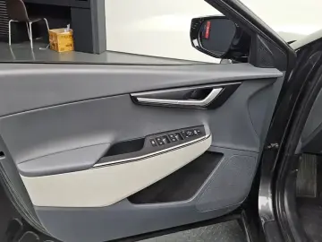 2022 Kia EV6 с пробегом 83 094 км