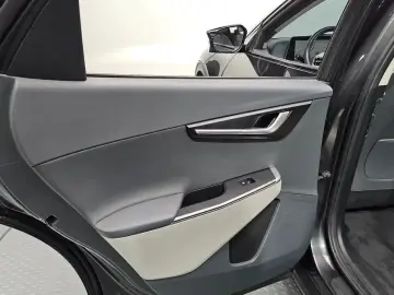 2022 Kia EV6 с пробегом 83 094 км
