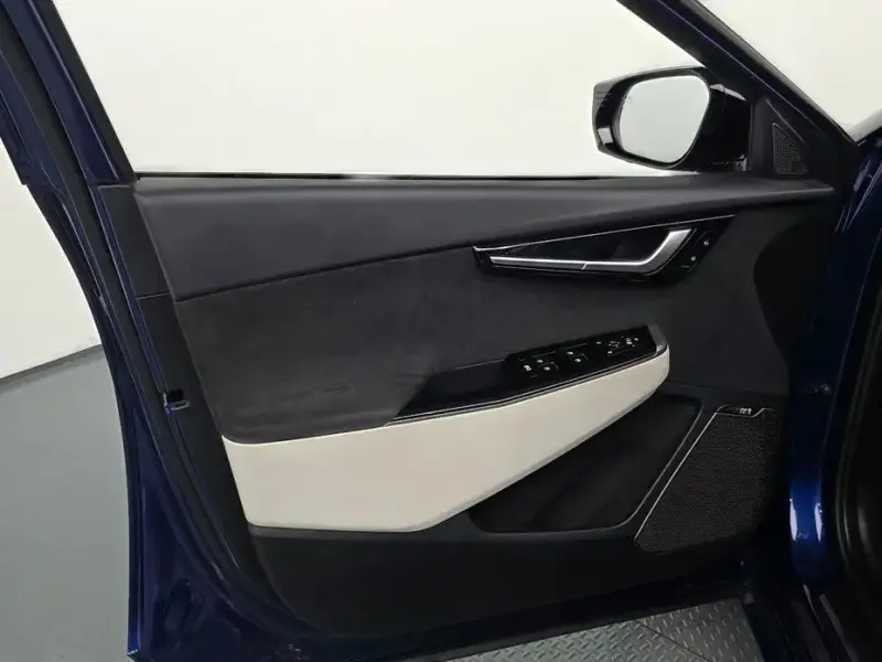 2022 Kia EV6 с пробегом 38 350 км