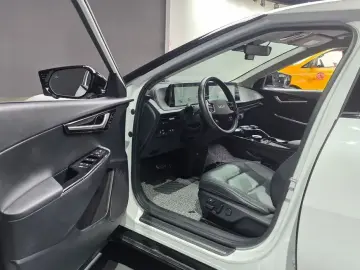 2024 Kia EV6 с пробегом 66 083 км