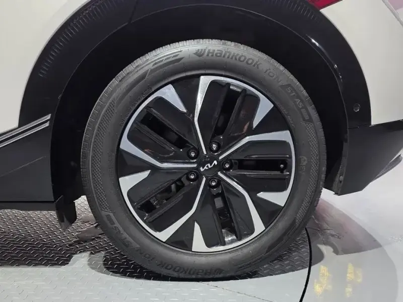 2024 Kia EV6 с пробегом 66 083 км