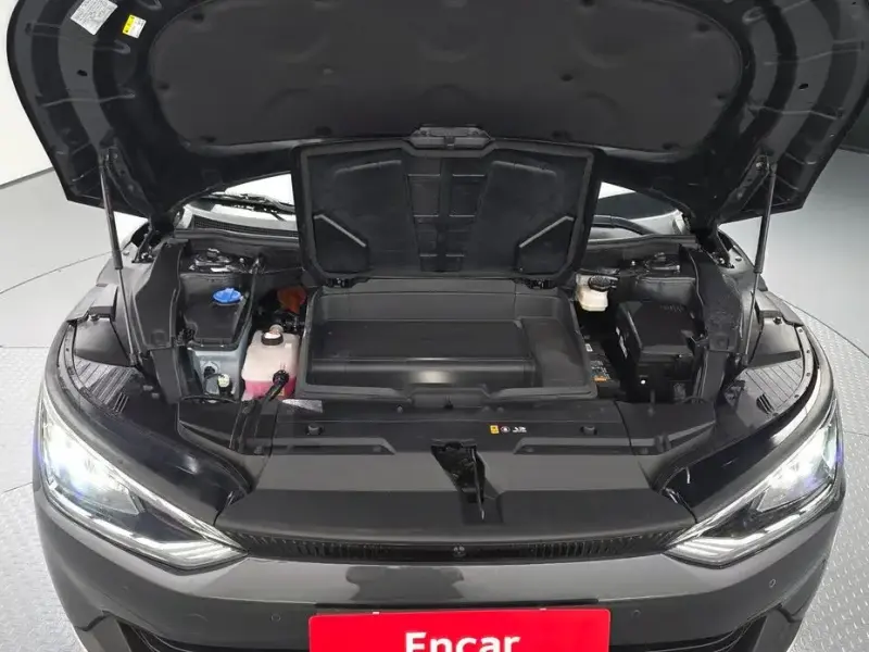 2023 Kia EV6 с пробегом 35 989 км