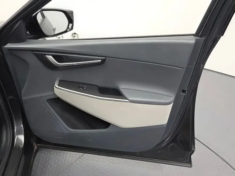 2023 Kia EV6 с пробегом 35 989 км