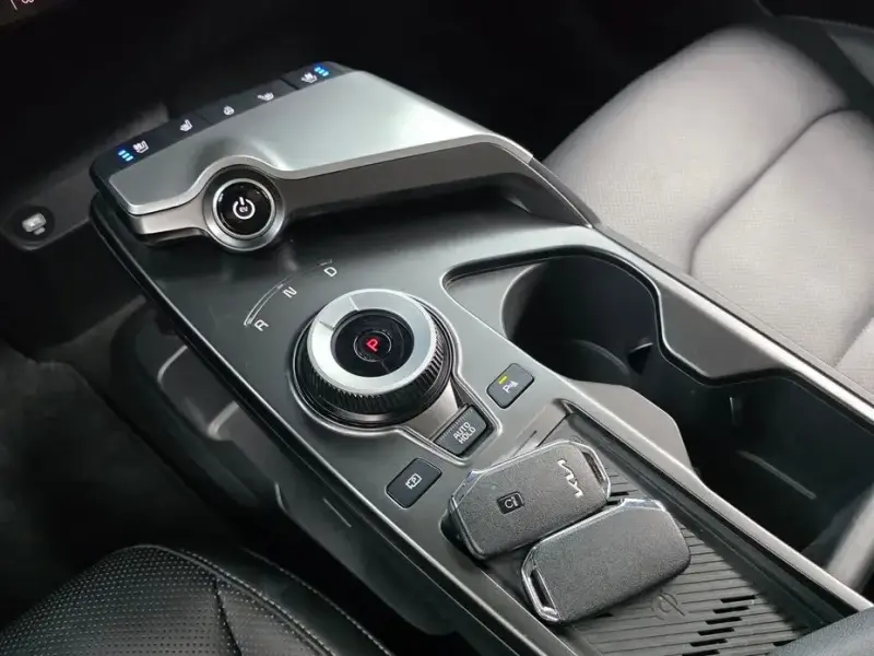 2023 Kia EV6 с пробегом 64 069 км