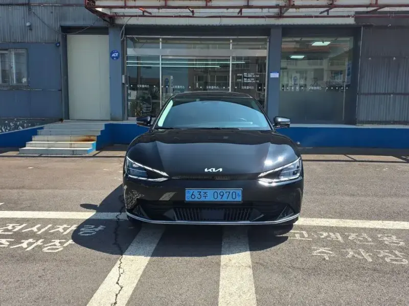 2023 Kia EV6 с пробегом 77 818 км