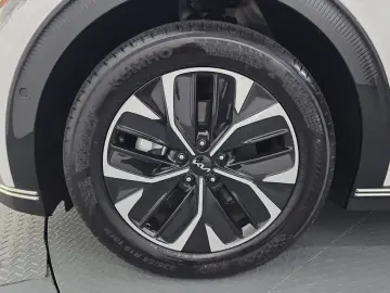 2024 Kia EV6 с пробегом 39 483 км