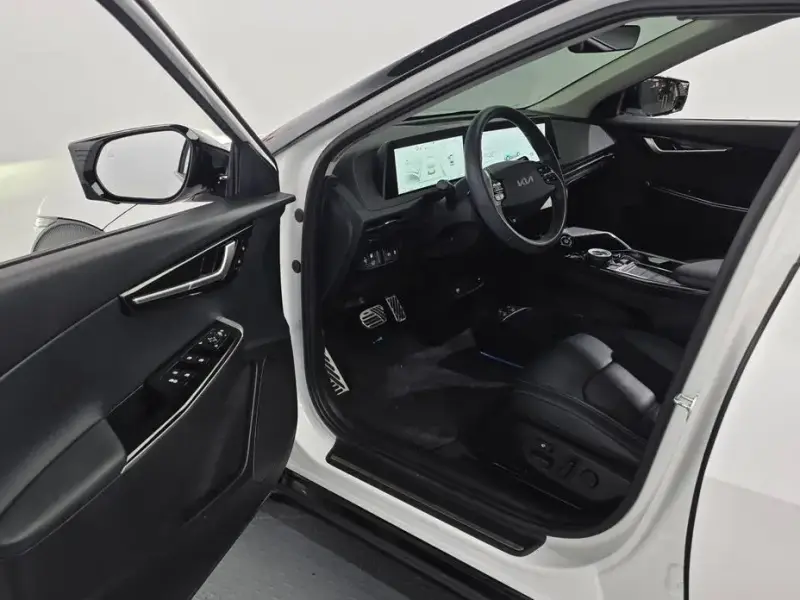 2024 Kia EV6 с пробегом 39 483 км