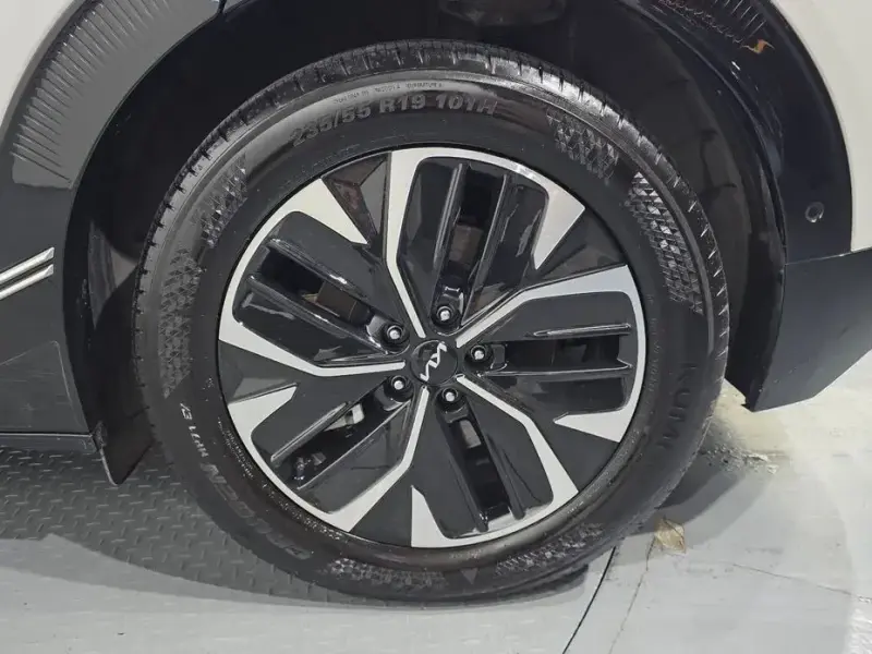 2024 Kia EV6 с пробегом 39 483 км