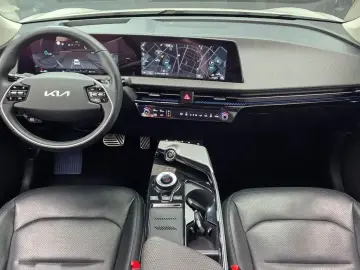 2022 Kia EV6 с пробегом 57 463 км