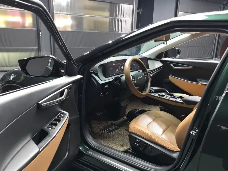 2022 Kia EV6 с пробегом 48 230 км