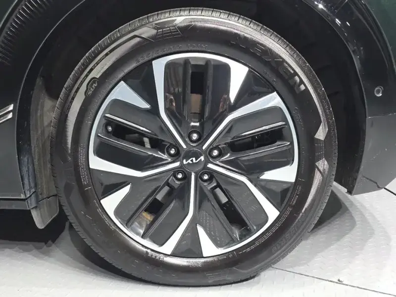 2022 Kia EV6 с пробегом 48 230 км