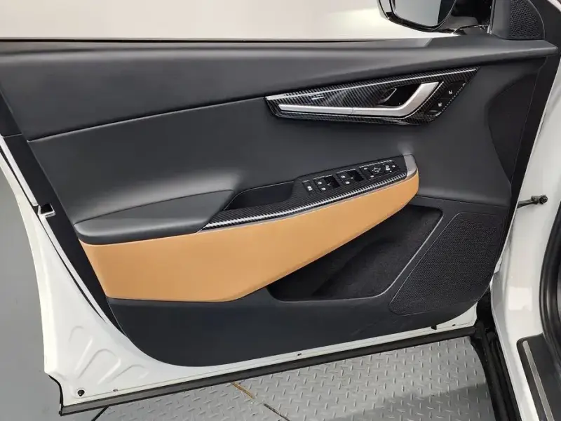 2023 Kia EV6 с пробегом 56 172 км