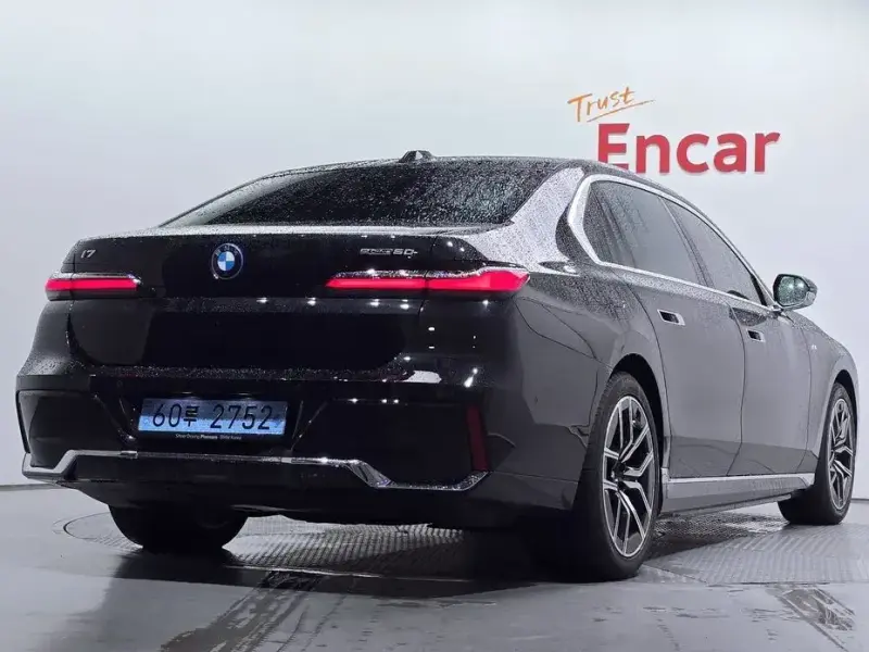 2025 BMW i7 с пробегом 21 776 км