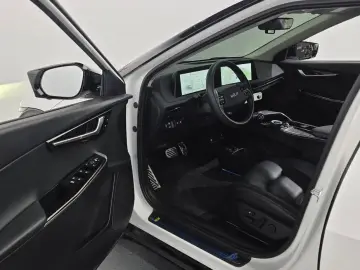 2024 Kia EV6 с пробегом 36 492 км