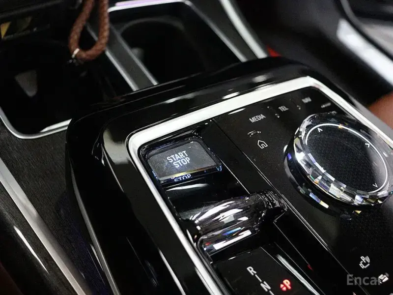 2023 BMW i7 с пробегом 24 577 км