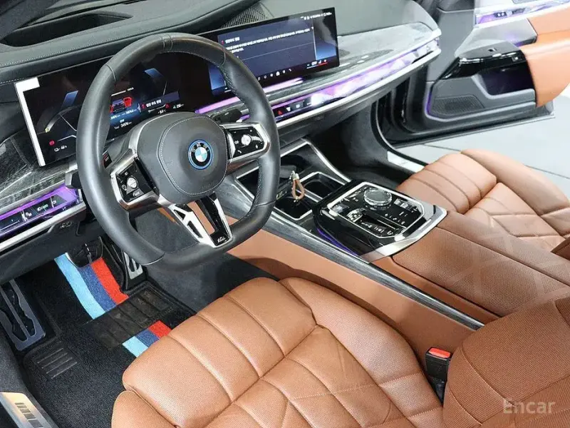 2023 BMW i7 с пробегом 24 577 км
