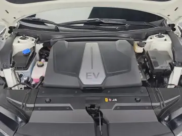 2024 Kia EV6 с пробегом 38 659 км