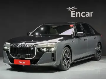 BMW i7