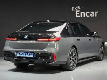 2024 BMW i7 с пробегом 16 228 км