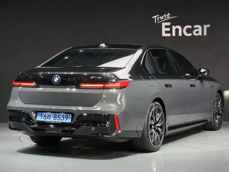 2024 BMW i7 с пробегом 16 228 км
