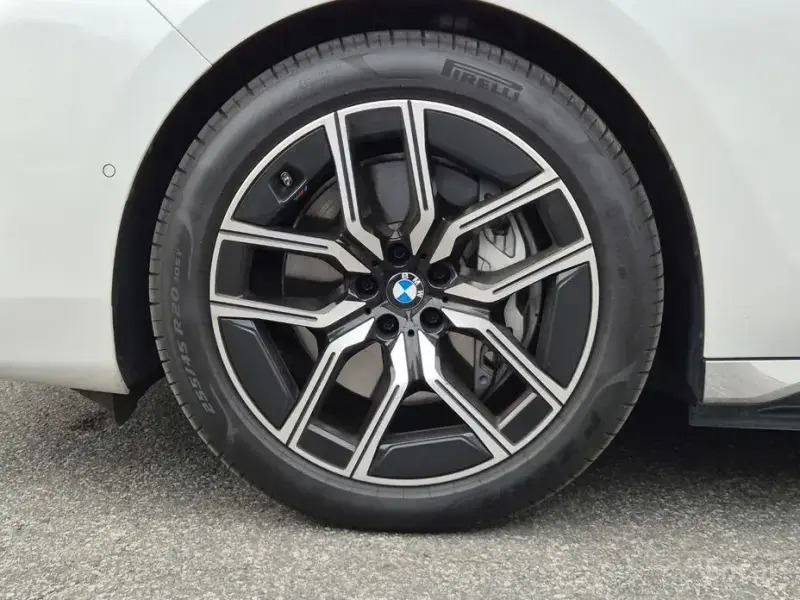 2024 BMW i7 с пробегом 24 934 км