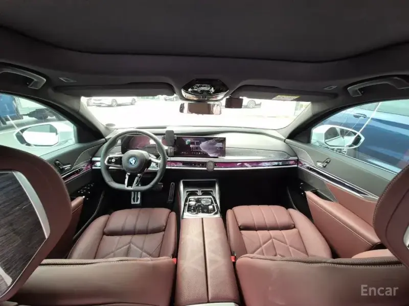 2024 BMW i7 с пробегом 24 934 км