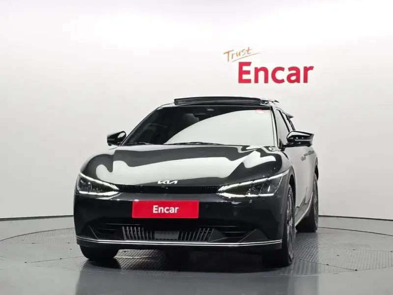 2023 Kia EV6 с пробегом 33 127 км