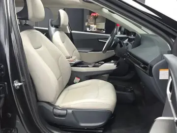 2023 Kia EV6 с пробегом 33 127 км