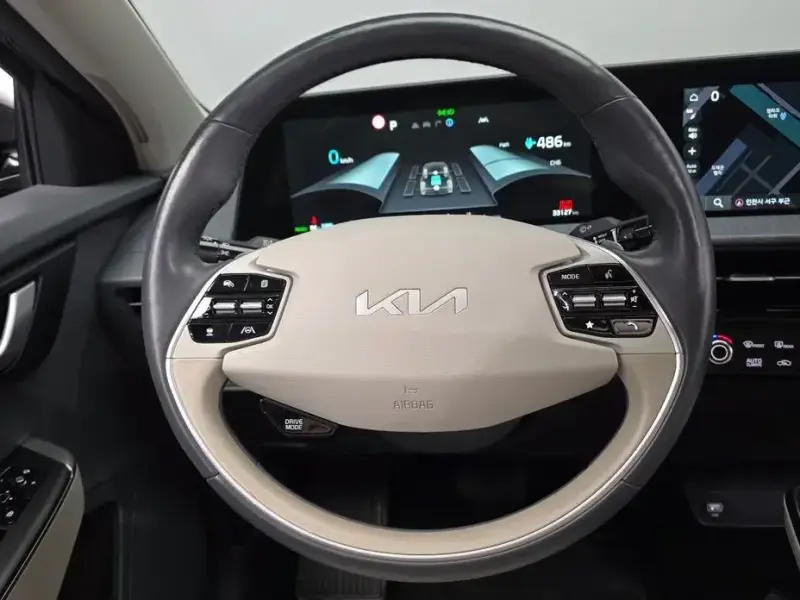 2023 Kia EV6 с пробегом 33 127 км