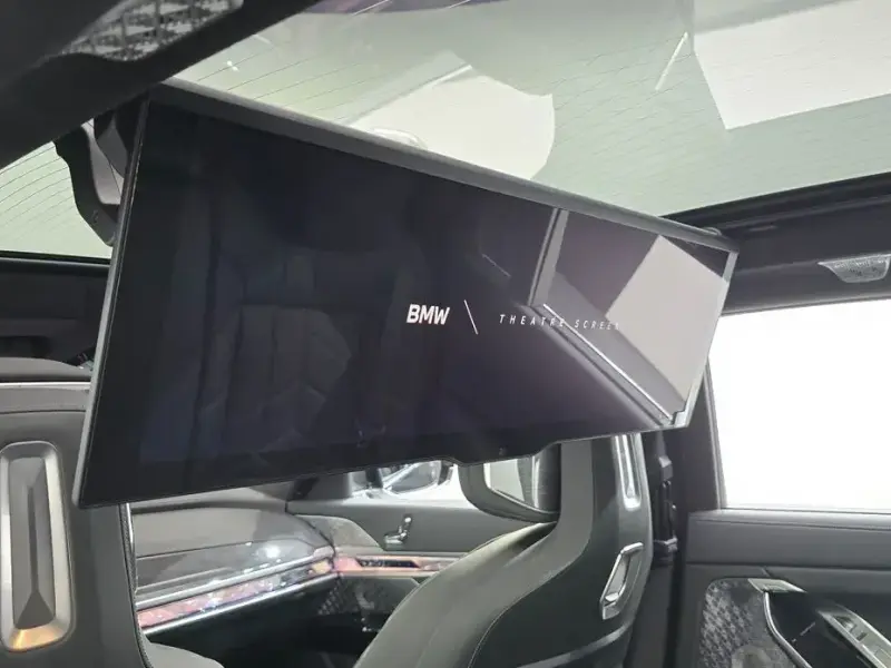 2025 BMW i7 с пробегом 13 842 км