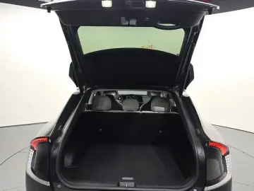 2023 Kia EV6 с пробегом 33 127 км