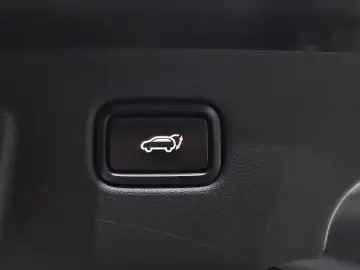 2023 Kia EV6 с пробегом 33 127 км