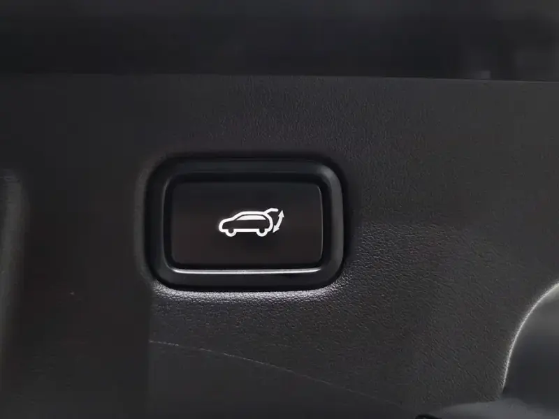 2023 Kia EV6 с пробегом 33 127 км
