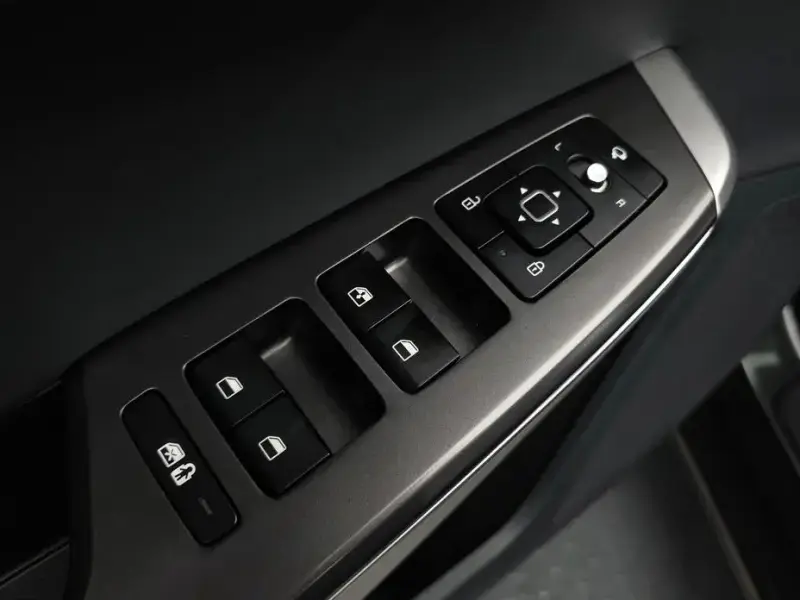 2023 Kia EV6 с пробегом 33 127 км
