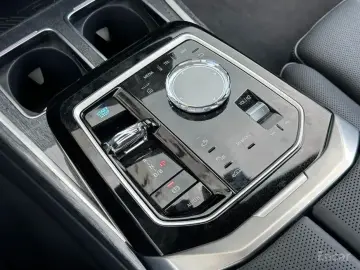 2025 BMW i7 с пробегом 5 528 км