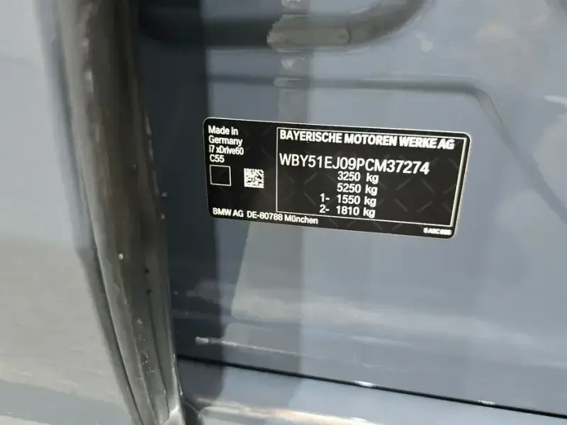 2023 BMW i7 с пробегом 54 879 км