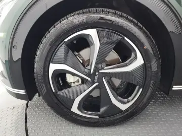 2022 Kia EV6 с пробегом 75 477 км