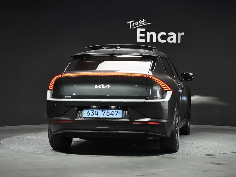 2023 Kia EV6 с пробегом 37 427 км