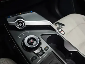 2023 Kia EV6 с пробегом 37 427 км