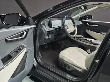 2023 Kia EV6 с пробегом 37 427 км