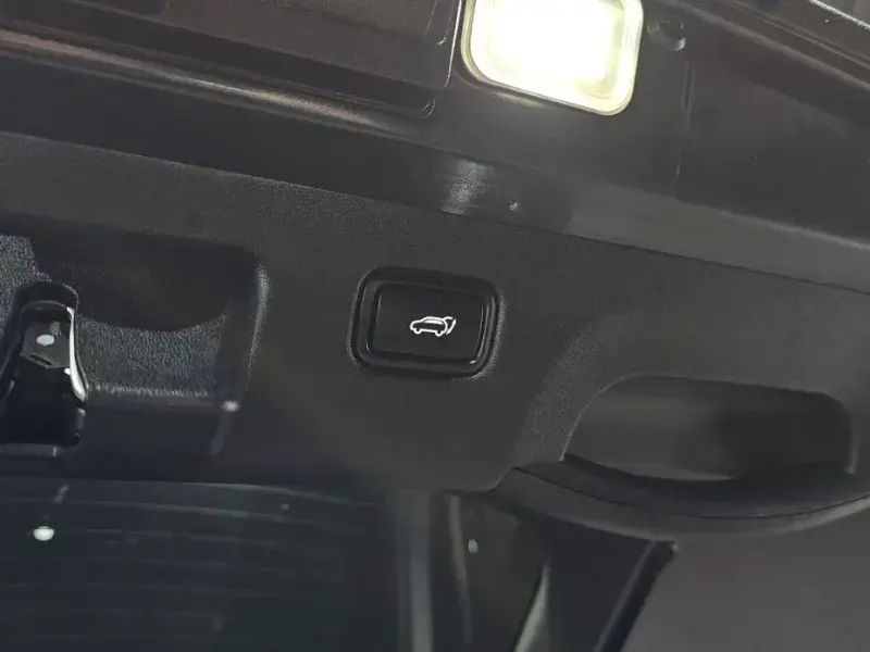 2023 Kia EV6 с пробегом 37 427 км