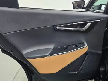 2023 Kia EV6 с пробегом 42 410 км