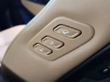 2023 Kia EV6 с пробегом 42 410 км
