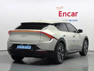 2022 Kia EV6 с пробегом 32 904 км